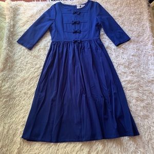 Dainty Jewell’s blue midi dress
